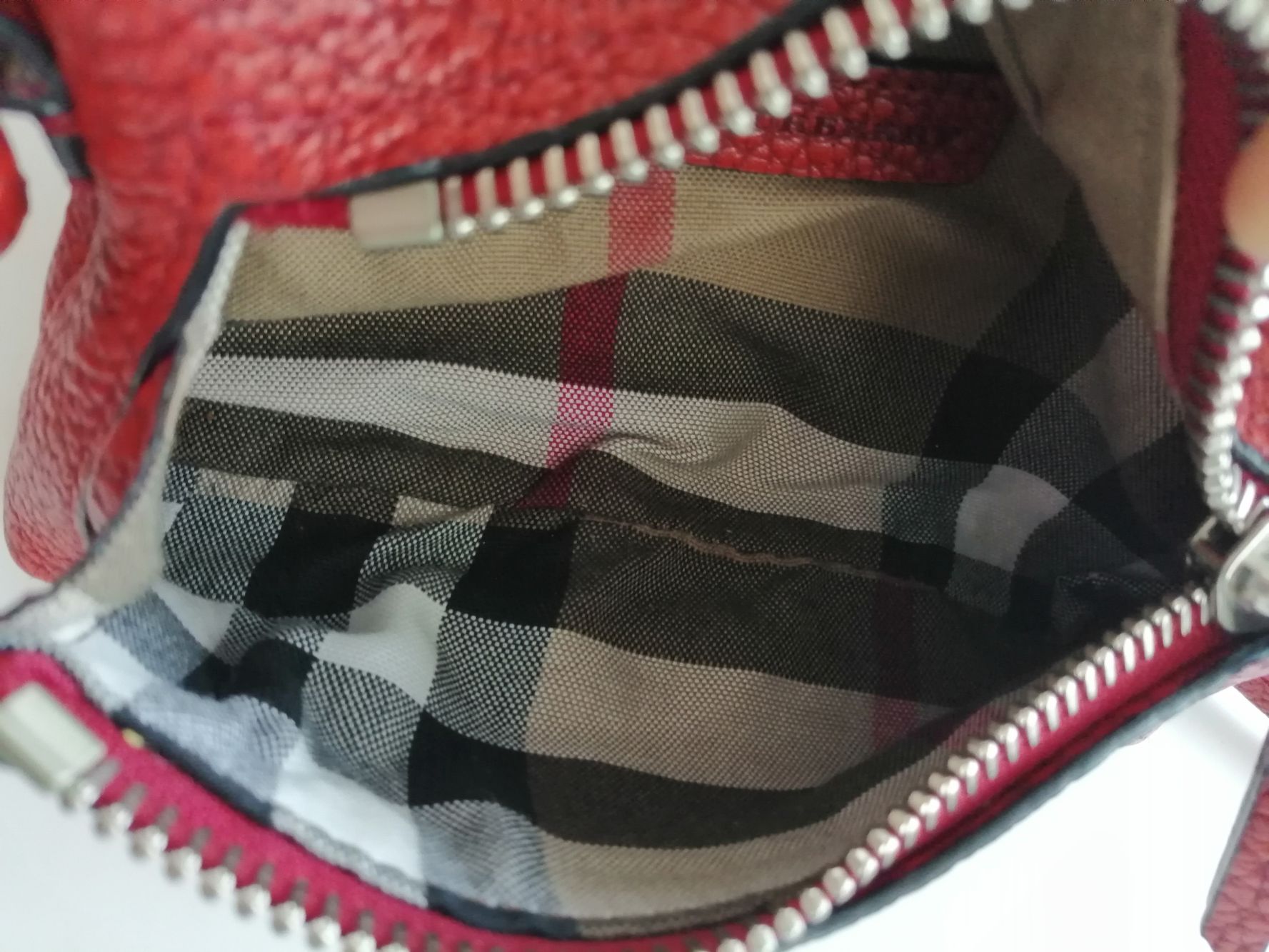 Burberry crossbody rouge
